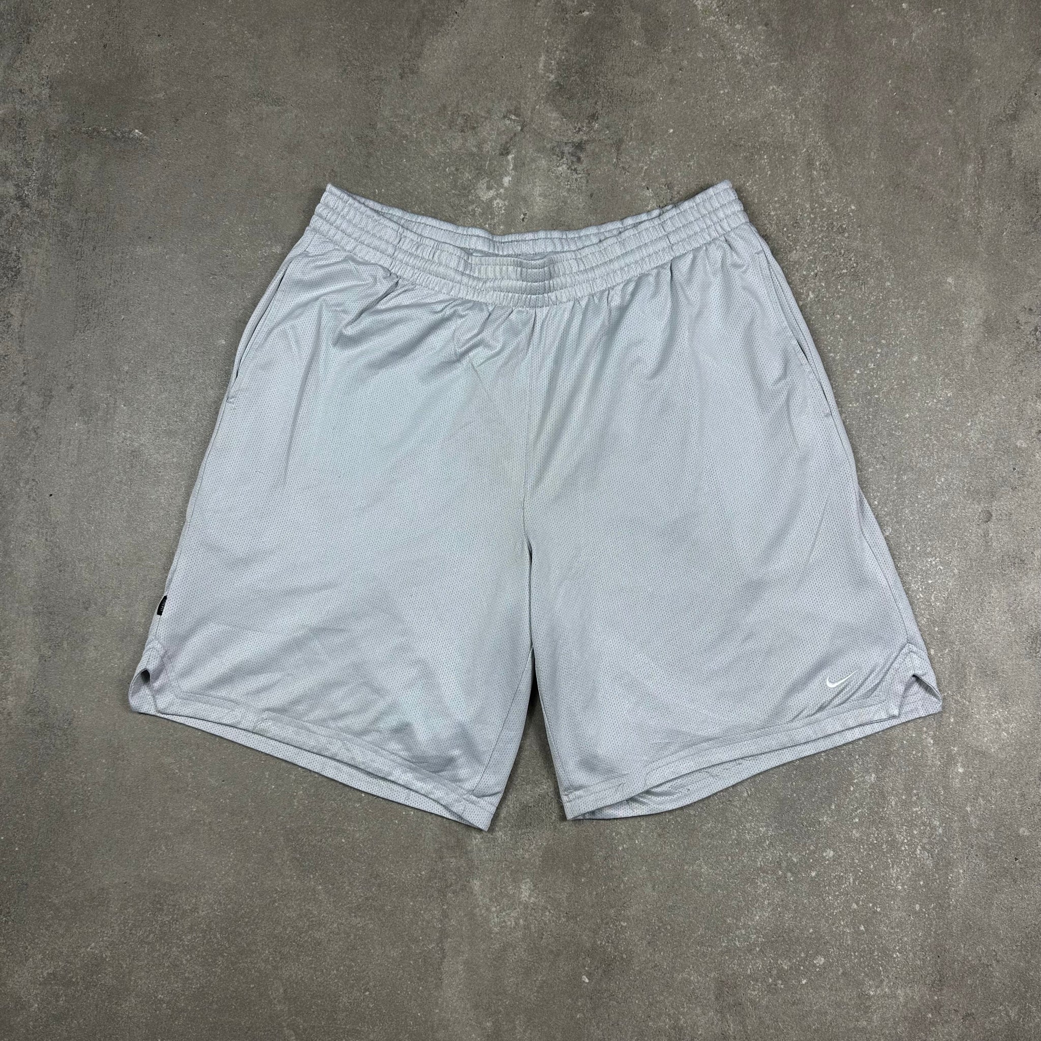 Vintage Nike Shorts (XL)