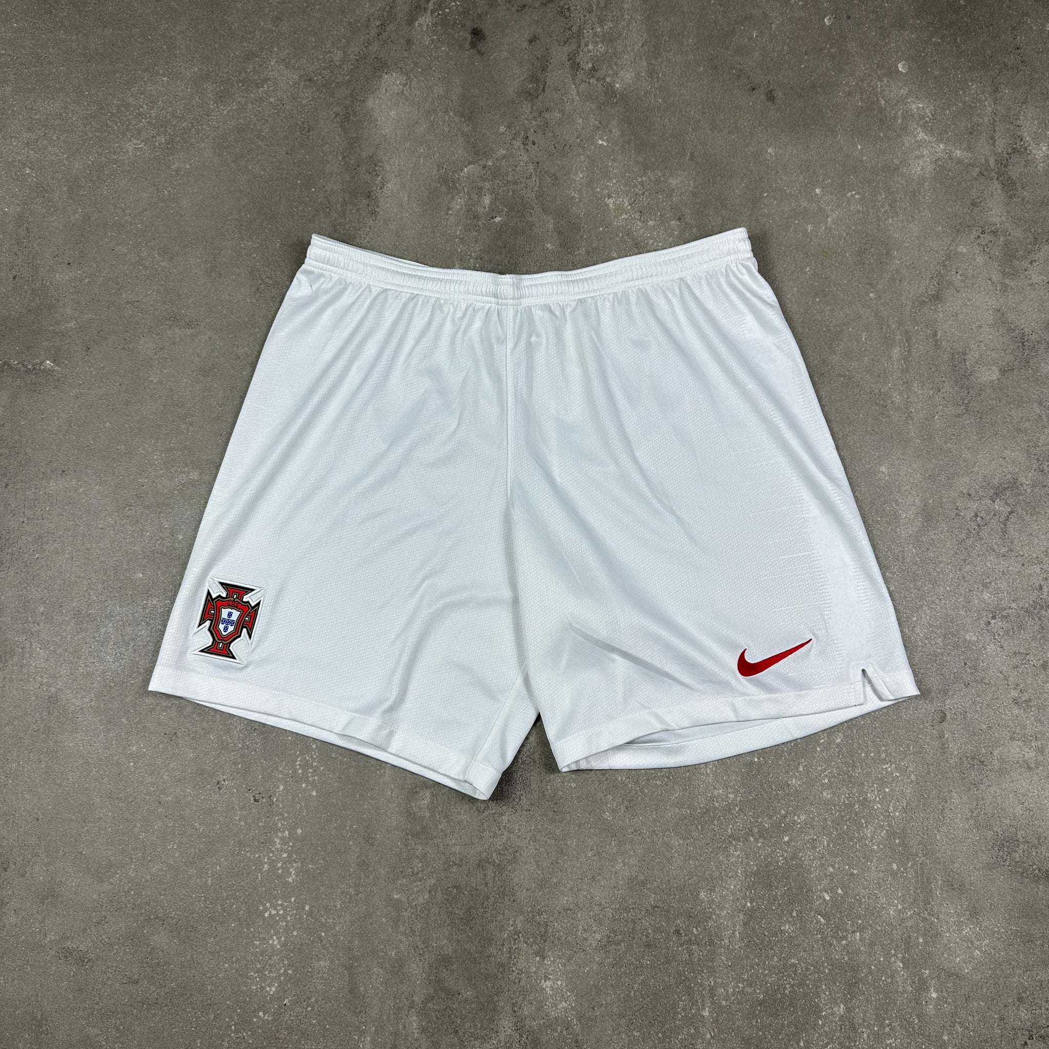 Vintage Nike Portugal Shorts (XL)