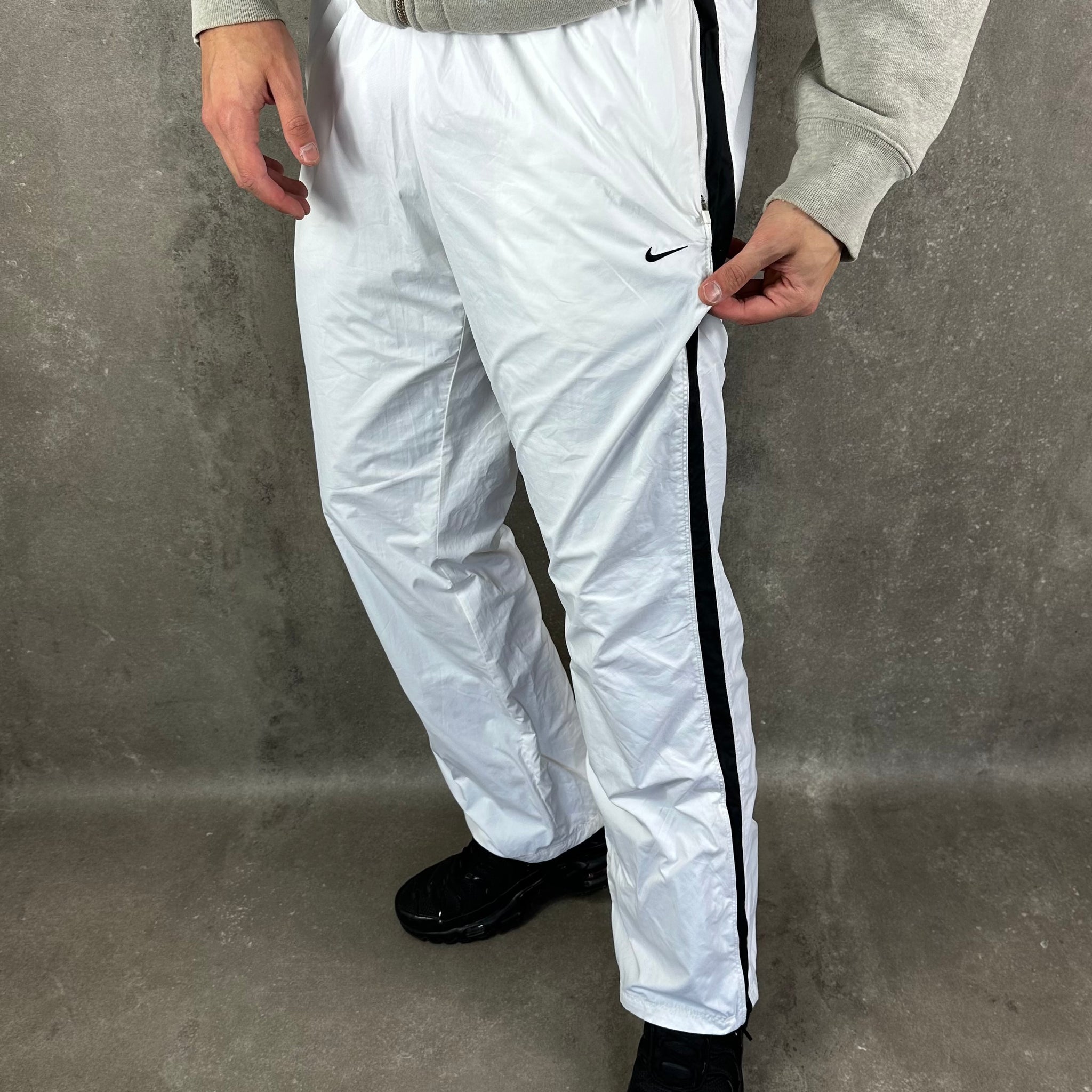 Vintage Nike Trackpants (M-L)