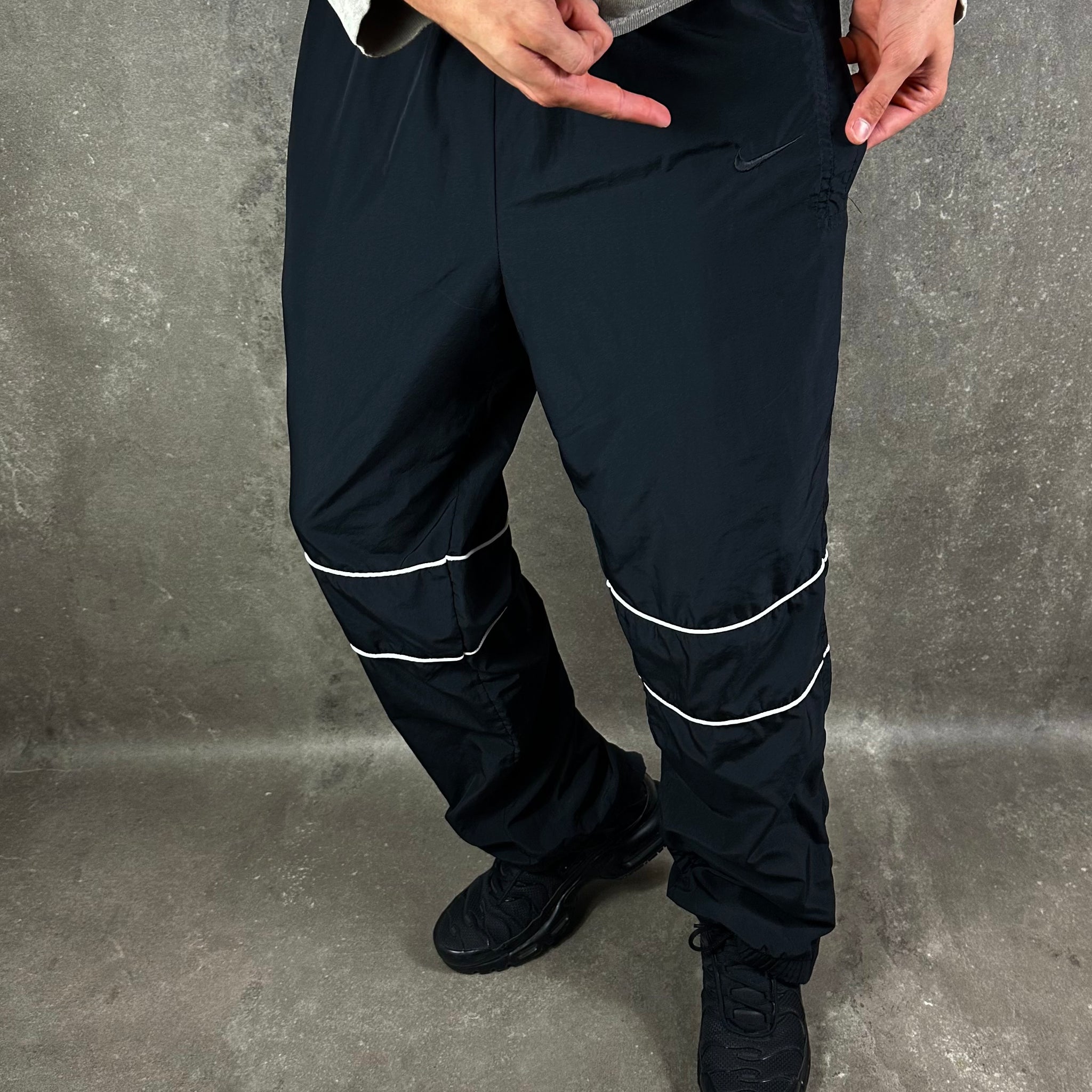 Vintage Nike Trackpants (M-L)